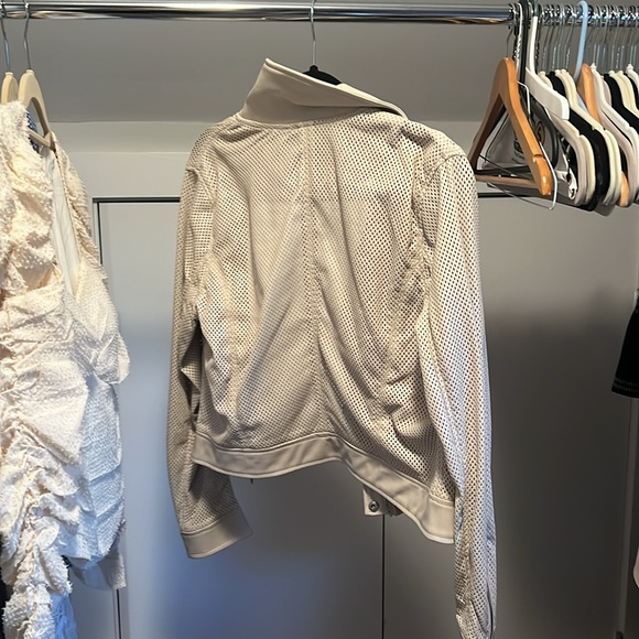 Never worn tan jacket - Picture 3 of 3